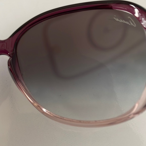 Authentic Sunglasses Gucci Made in Italy. - Picture 8 of 11